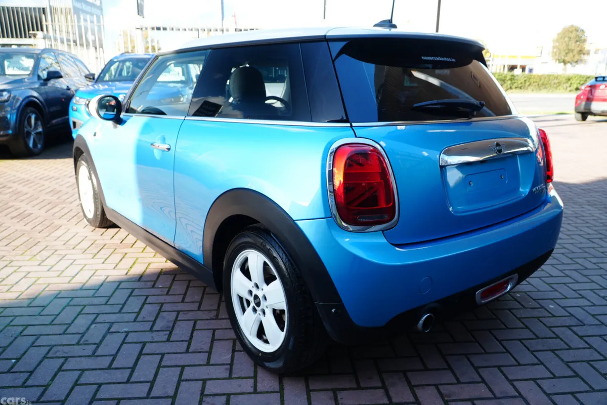 Mini Cooper Hatchback, Diesel, 2019, Grey