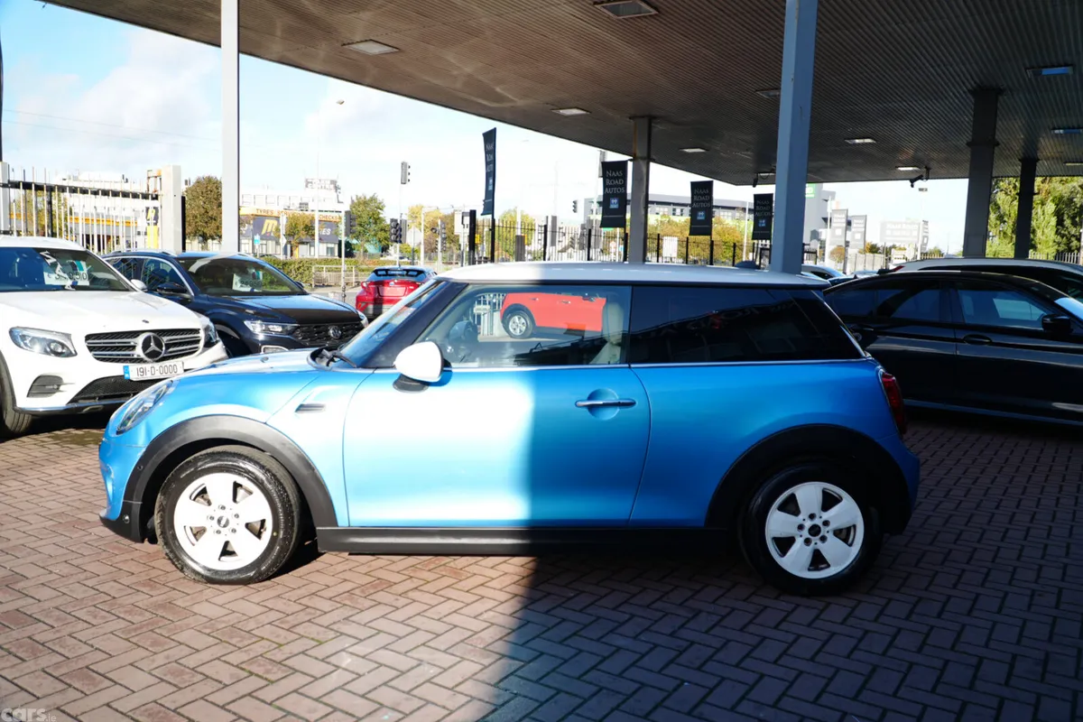 Mini Cooper Hatchback, Diesel, 2019, Grey