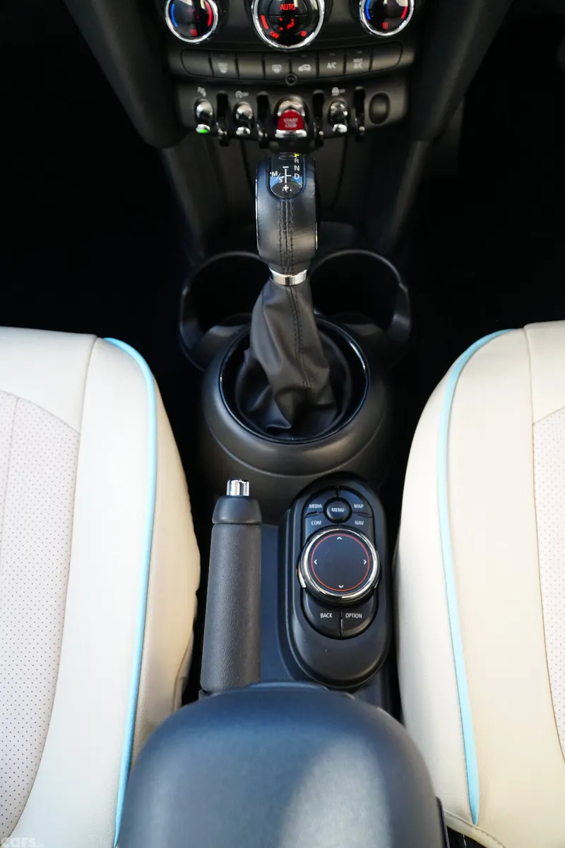 Mini Cooper Hatchback, Diesel, 2019, Grey