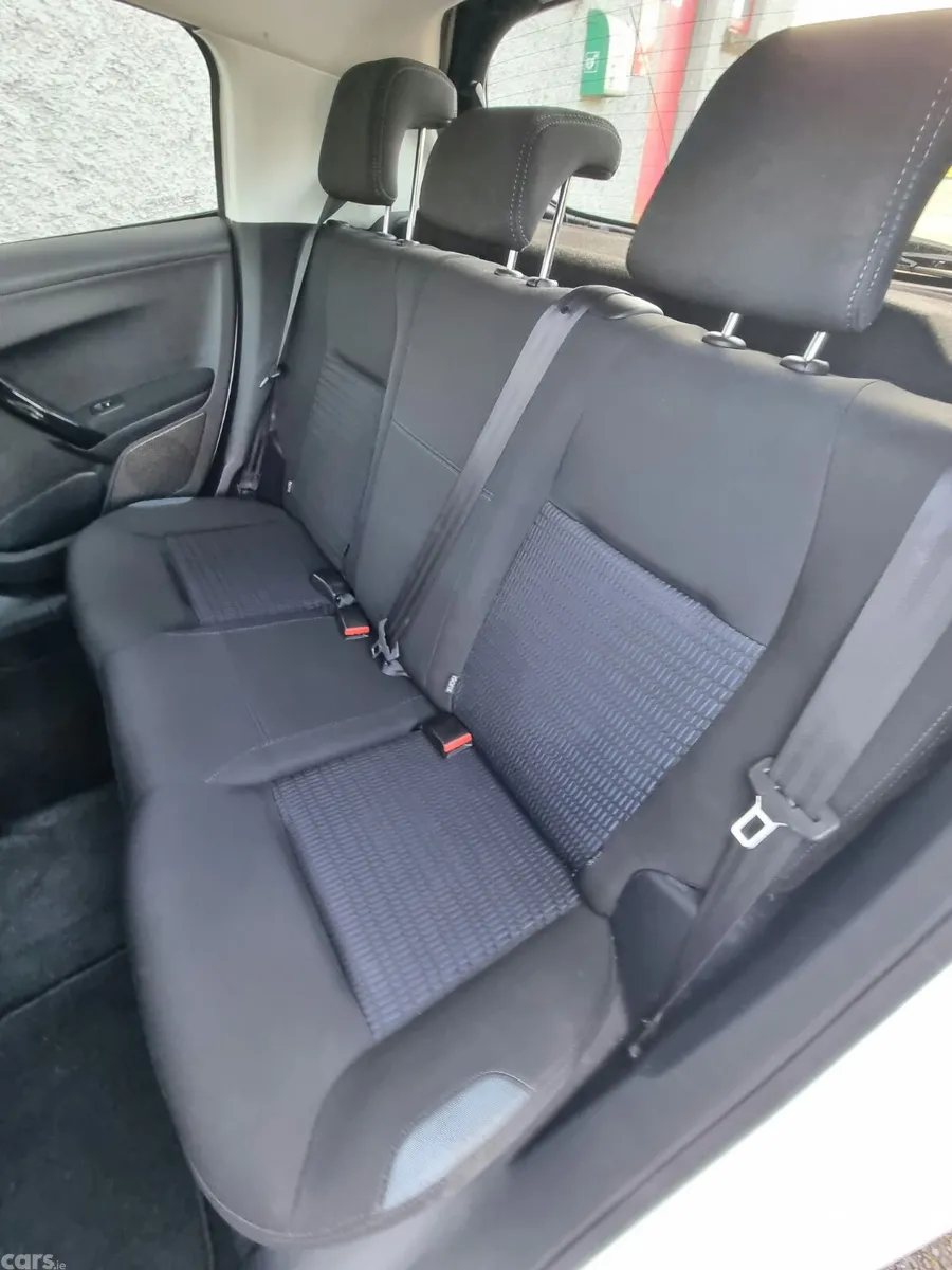 Peugeot 208 Hatchback, Petrol, 2014, White