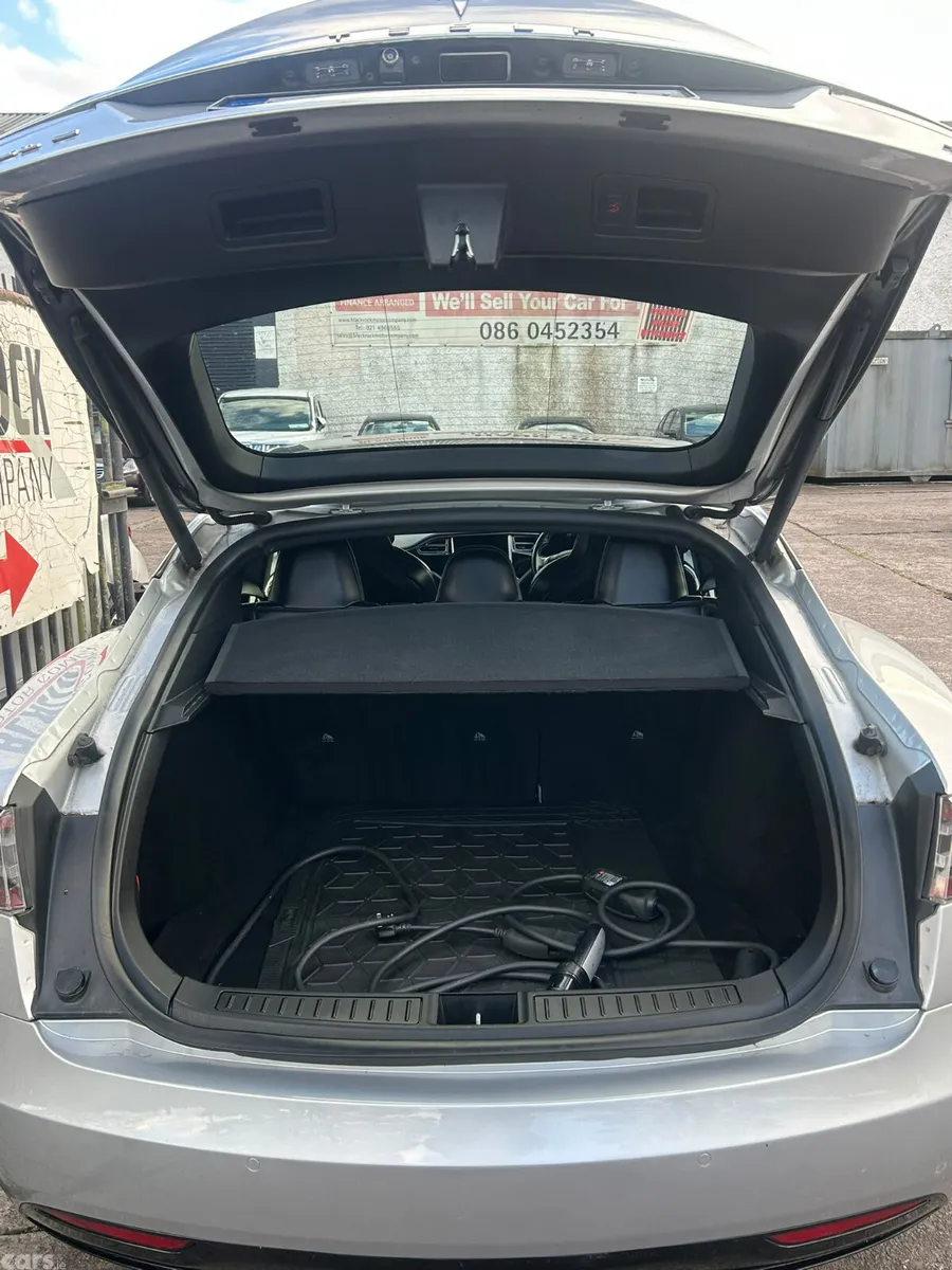Tesla Model S Hatchback, Electric, 2018, Grey