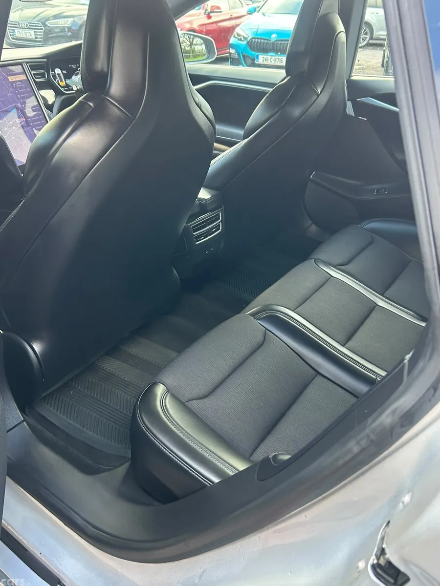 Tesla Model S Hatchback, Electric, 2018, Grey