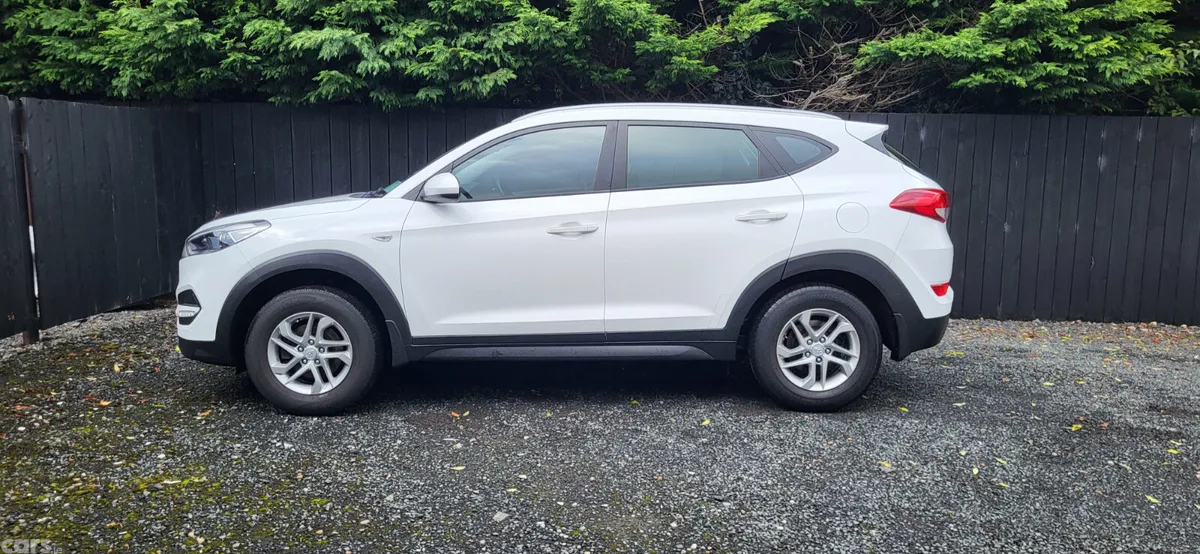Hyundai Tucson SUV, Petrol, 2016, White