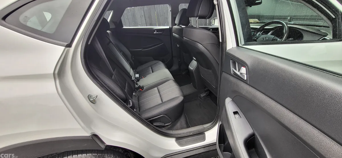 Hyundai Tucson SUV, Petrol, 2016, White