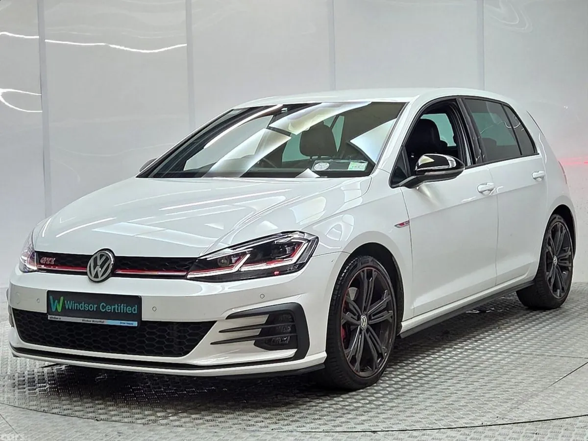 Volkswagen Golf Hatchback, Petrol, 2018, White
