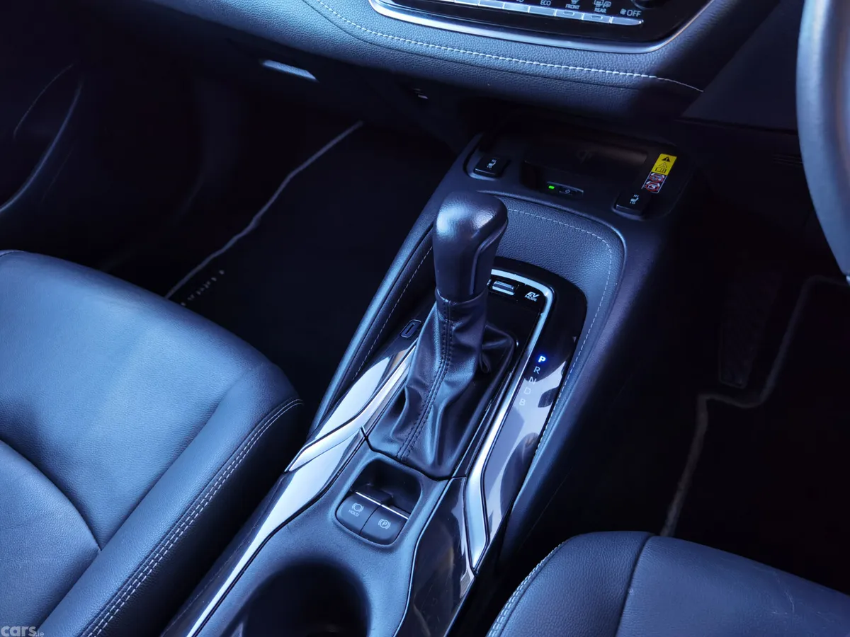 Toyota Corolla Saloon, Petrol Hybrid, 2023, Grey
