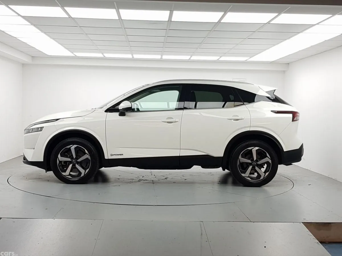 Nissan Qashqai MPV, Petrol, 2024, White