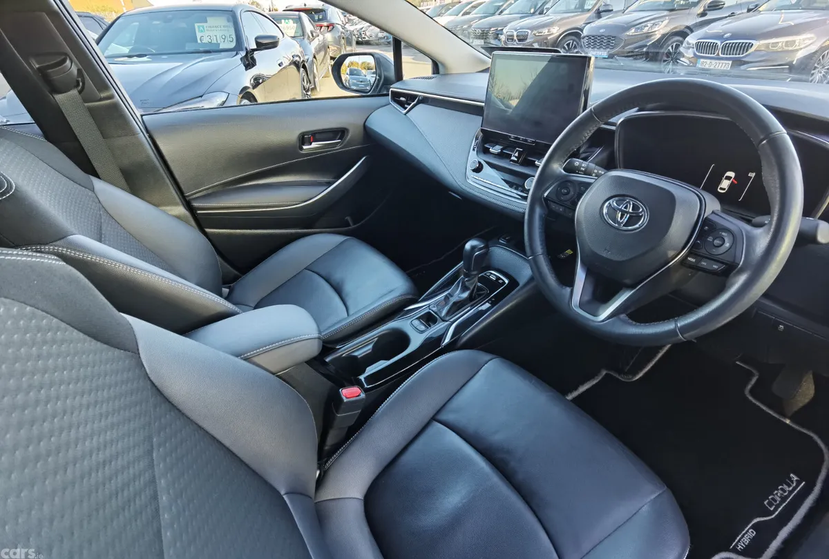 Toyota Corolla Saloon, Petrol Hybrid, 2023, Grey