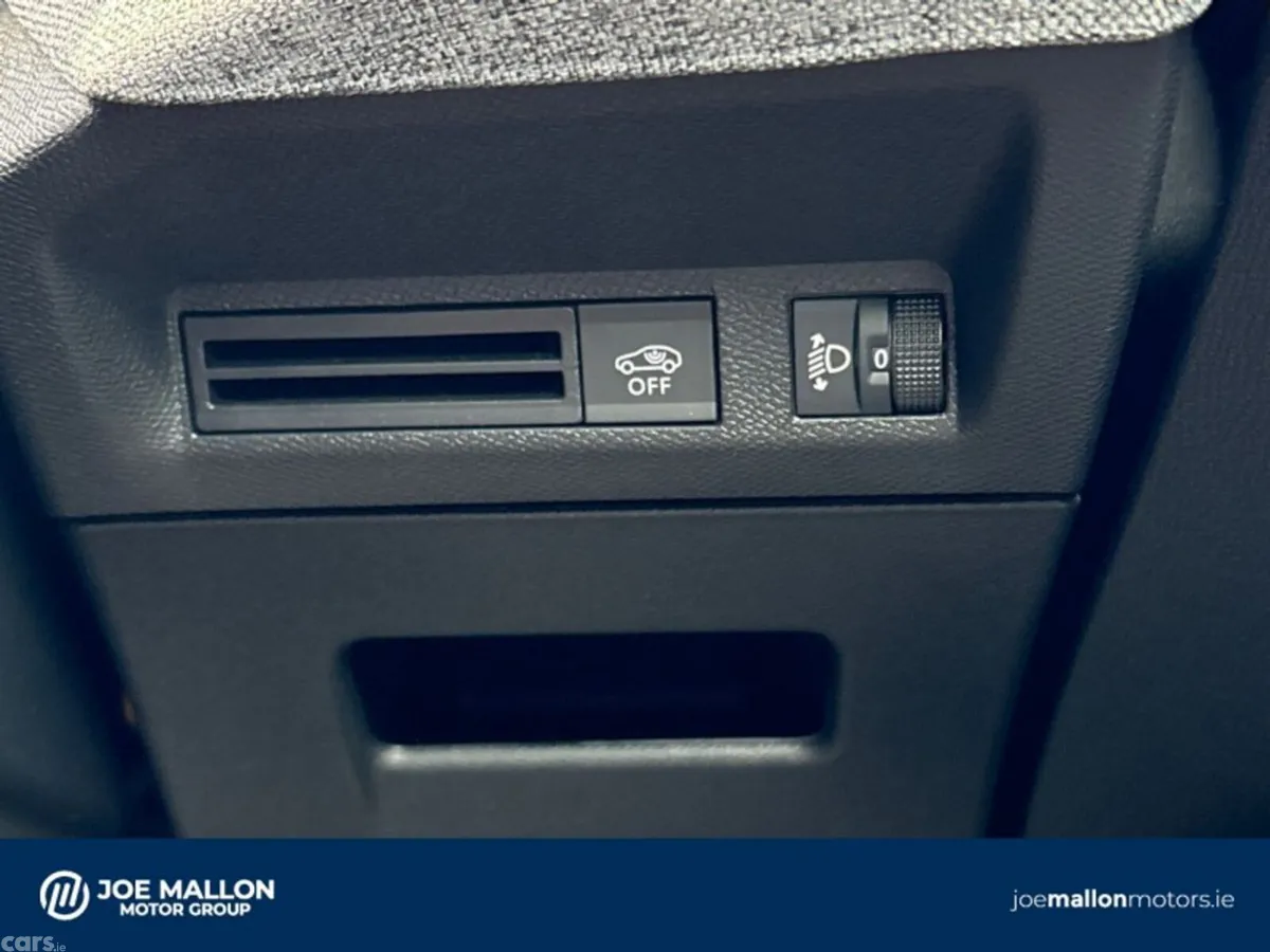 Peugeot 3008 MPV, Petrol, 2026, Blue
