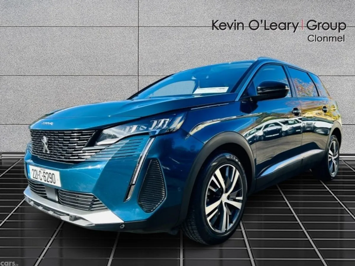 Peugeot 5008 MPV, Diesel, 2022, Blue