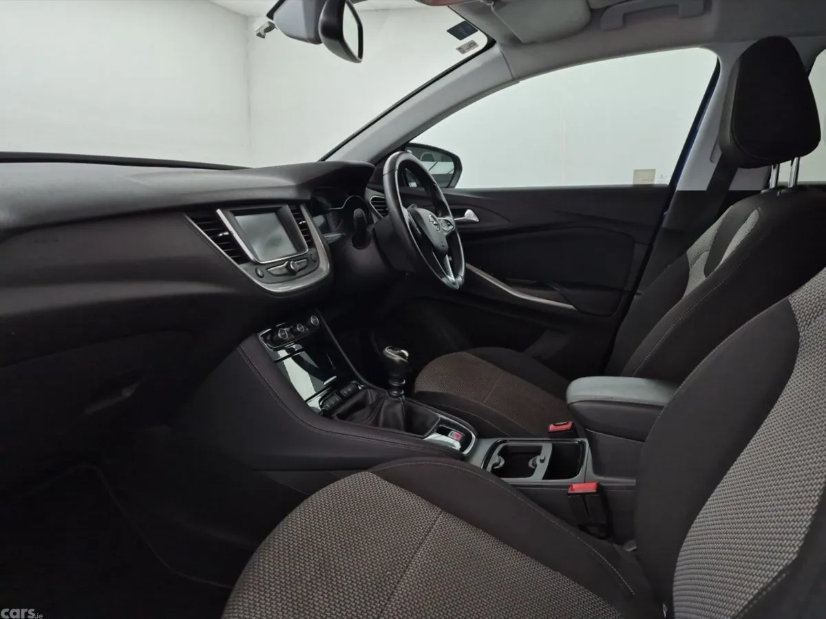 Opel Grandland SUV, Petrol, 2020, Blue