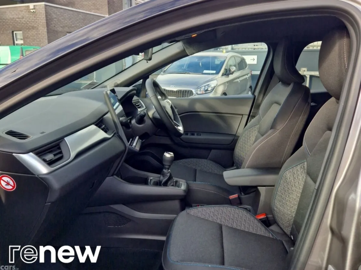 Renault Captur SUV, Petrol, 2027, Grey