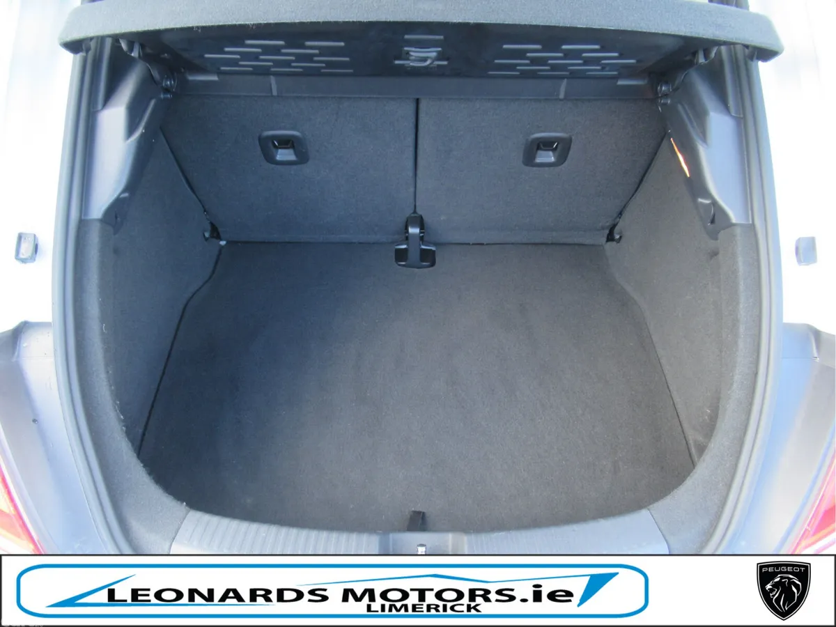 Volkswagen Beetle Hatchback, Petrol, 2014, White