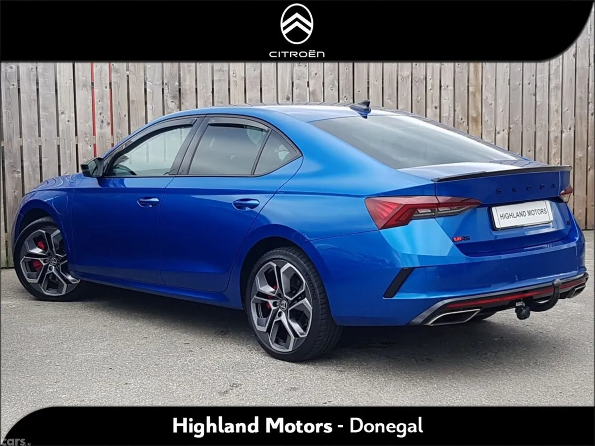Skoda Octavia Hatchback, Petrol Plug-in Hybrid, 2022, Blue