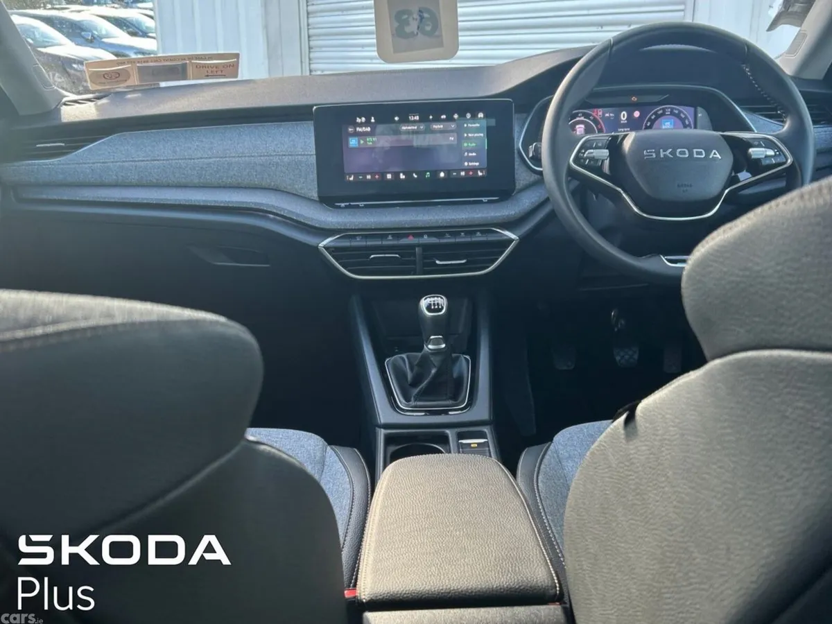 Skoda Octavia Saloon, Diesel, 2026, Black