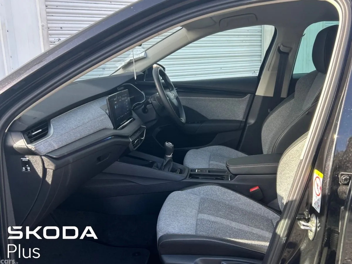 Skoda Octavia Saloon, Diesel, 2026, Black