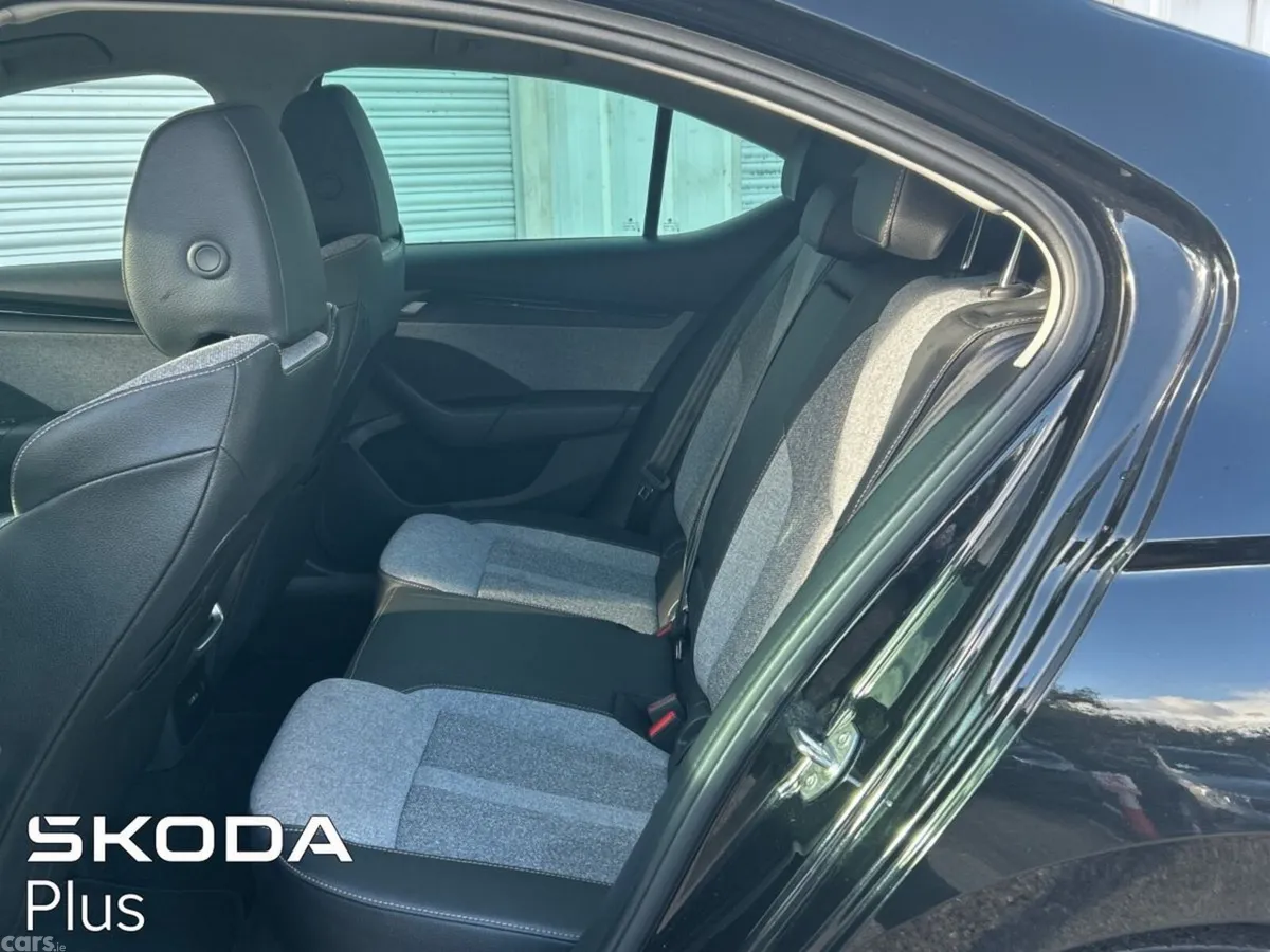 Skoda Octavia Saloon, Diesel, 2026, Black