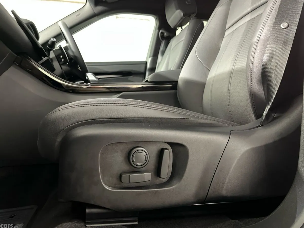 Land Rover Range Rover Evoque SUV, Petrol Hybrid, 2026, Black
