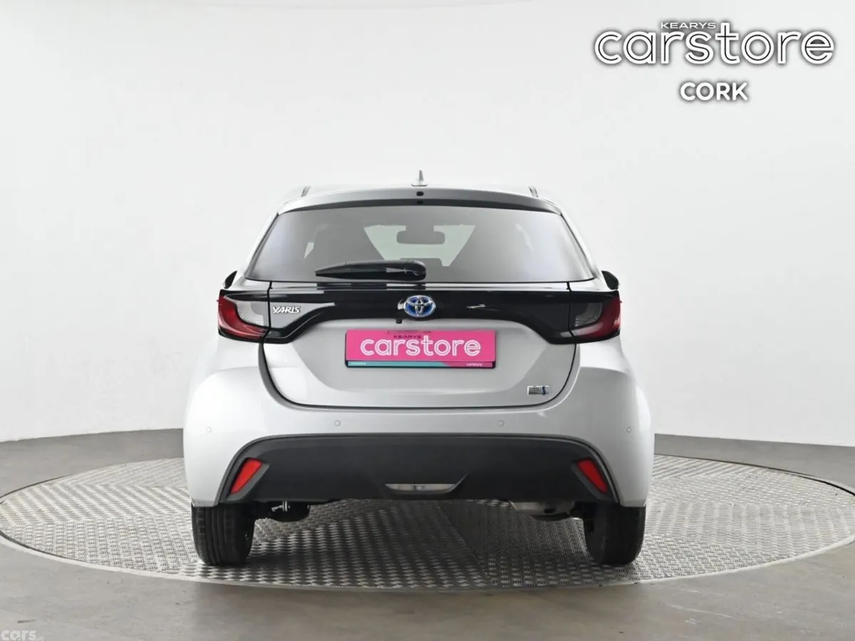 Toyota Yaris Hatchback, Petrol Hybrid, 2021, Silver