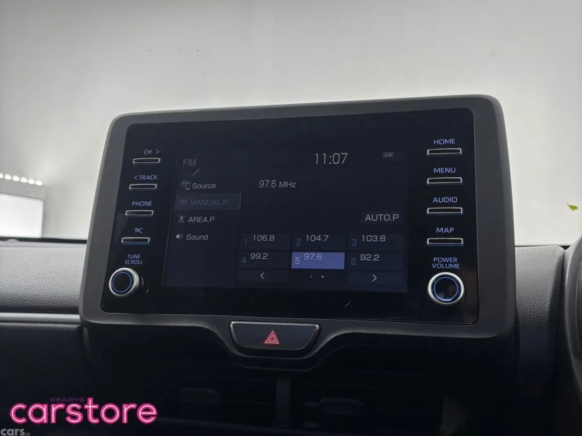 Toyota Yaris Hatchback, Petrol Hybrid, 2023, Silver