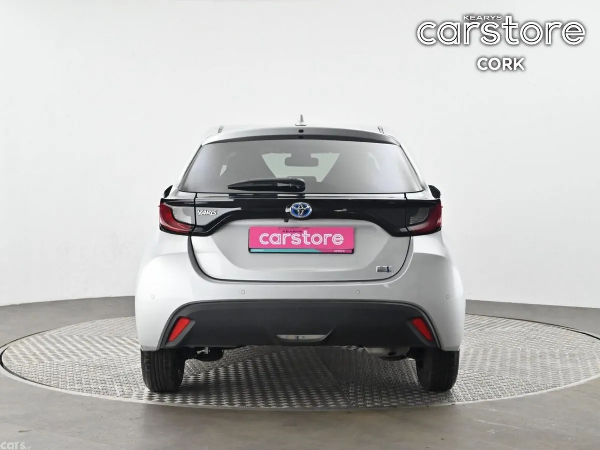 Toyota Yaris Hatchback, Petrol Hybrid, 2023, Silver