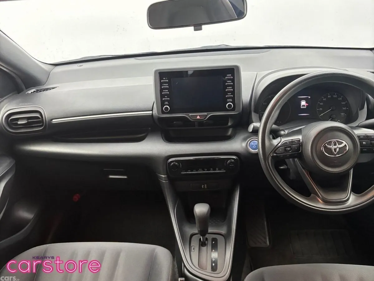 Toyota Yaris Hatchback, Petrol Hybrid, 2021, Silver