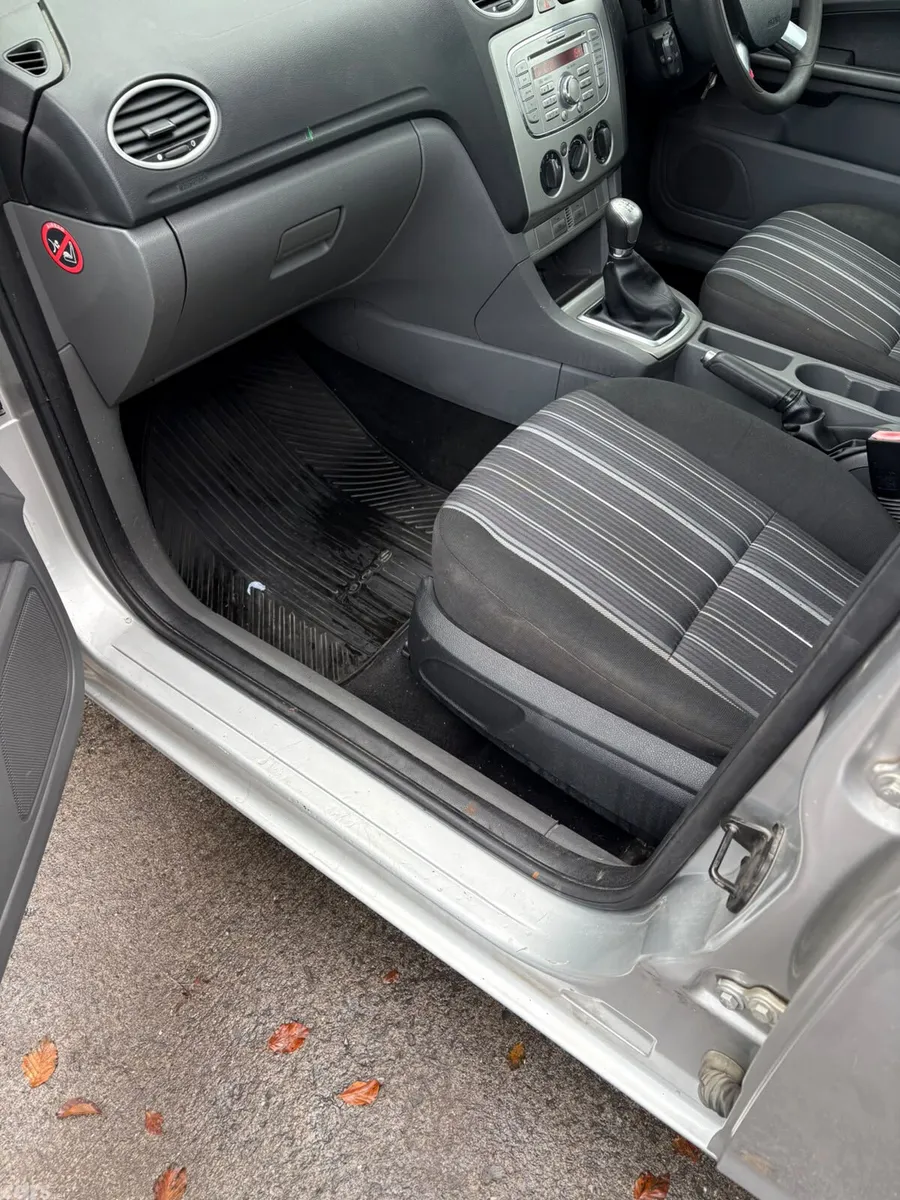 Ford Focus Hatchback, Diesel, 2010, Silver