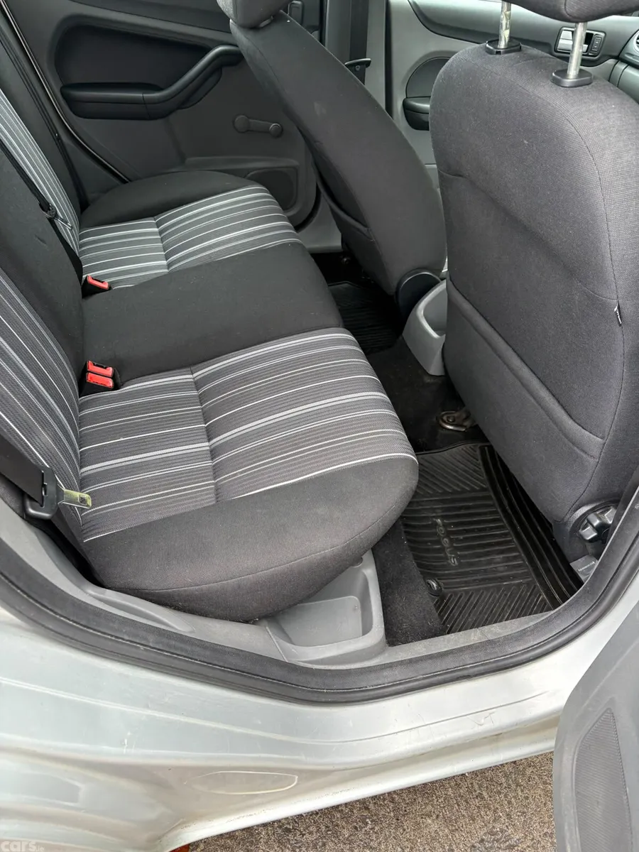 Ford Focus Hatchback, Diesel, 2010, Silver