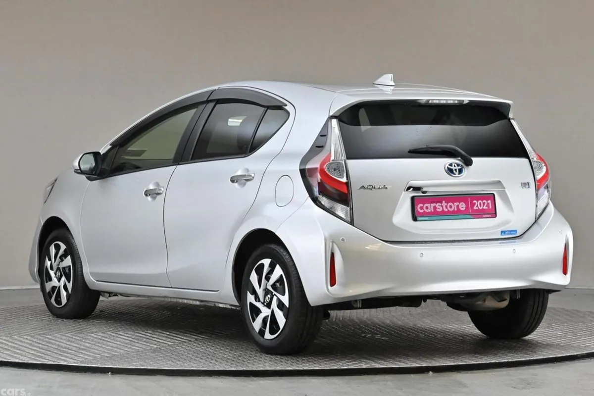 Toyota Aqua Hatchback, Petrol Hybrid, 2021, Silver