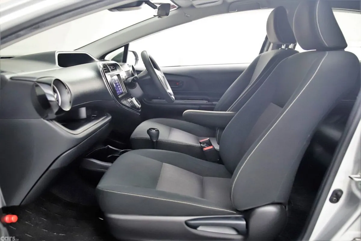 Toyota Aqua Hatchback, Petrol Hybrid, 2021, Silver
