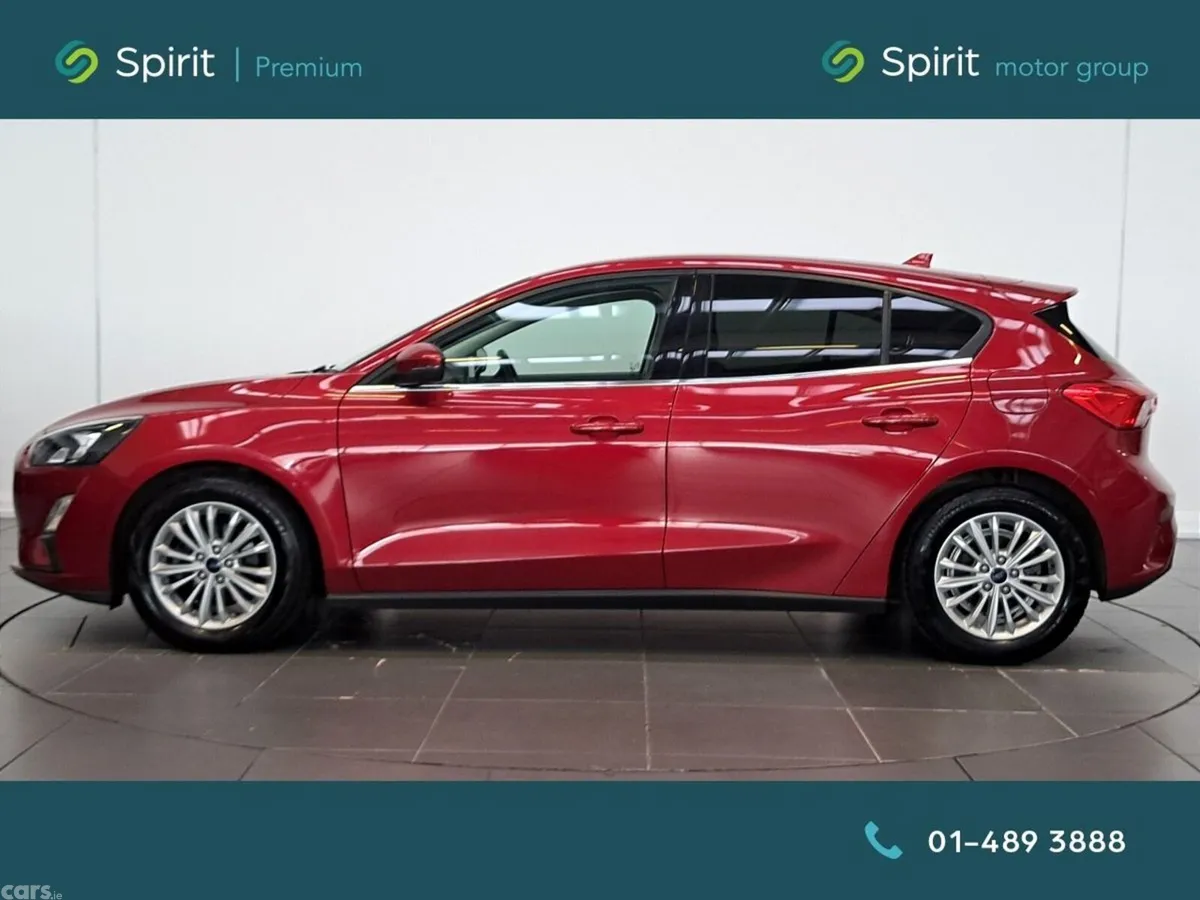 Ford Focus Hatchback, Petrol Hybrid, 2021, Red