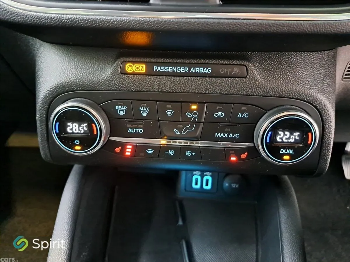 Ford Focus Hatchback, Petrol Hybrid, 2021, Red