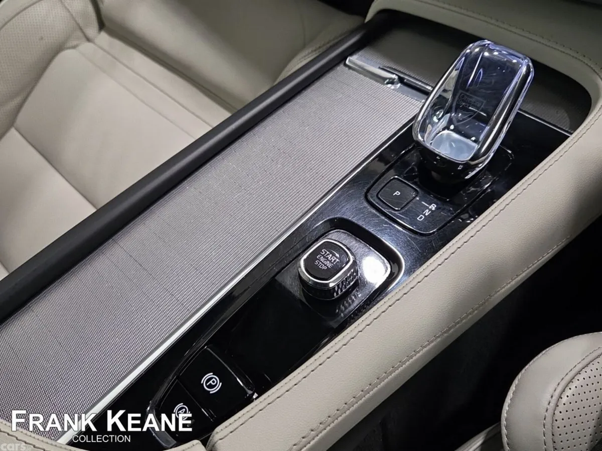 Volvo XC90 SUV, Petrol Plug-in Hybrid, 2023, Grey