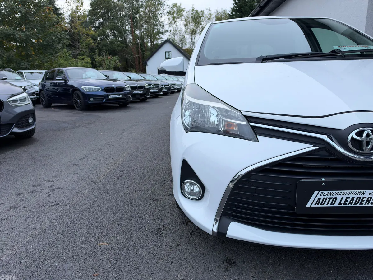 Toyota Yaris Hatchback, Petrol, 2016, White