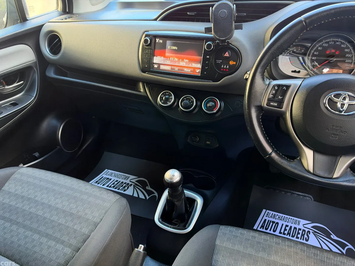 Toyota Yaris Hatchback, Petrol, 2016, White