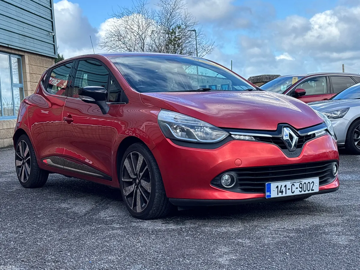 Renault Clio Hatchback, Diesel, 2014, Red