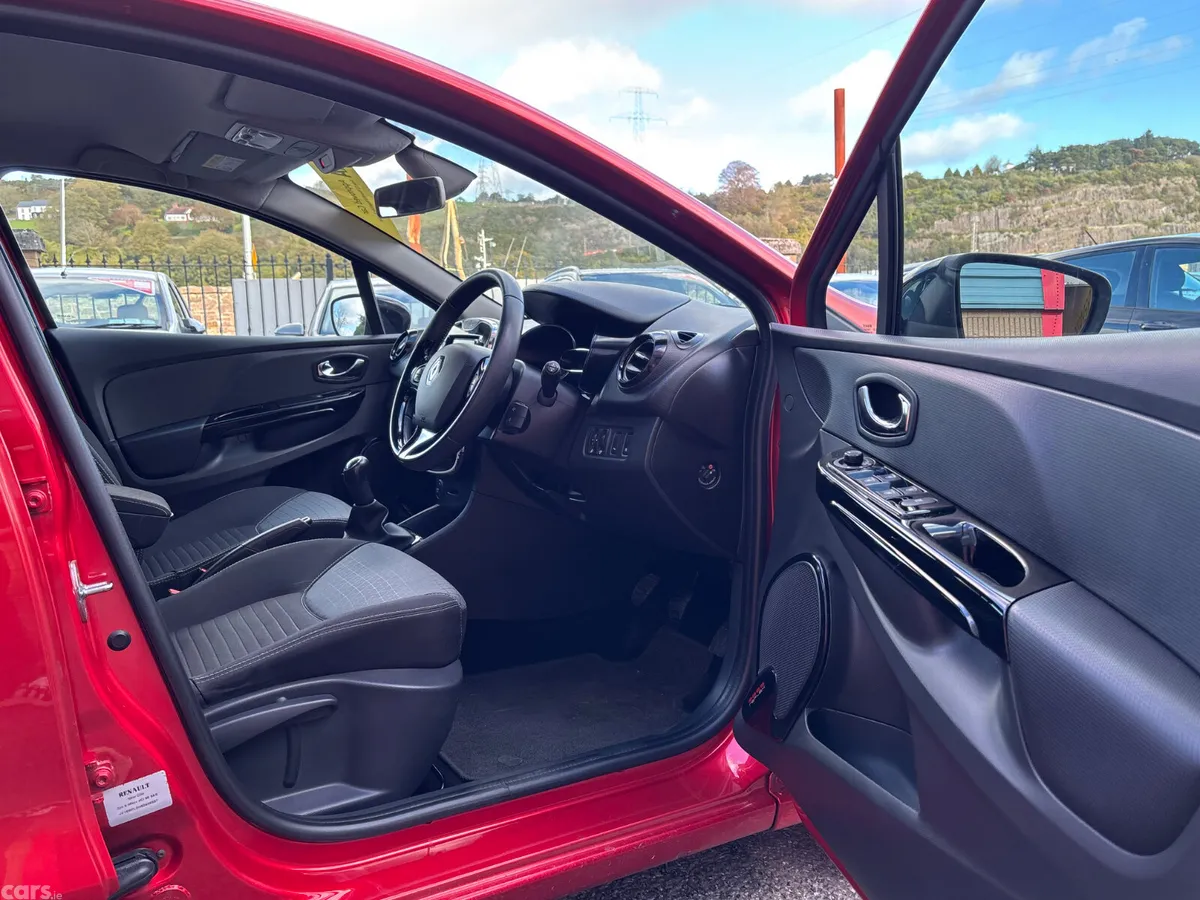 Renault Clio Hatchback, Diesel, 2014, Red
