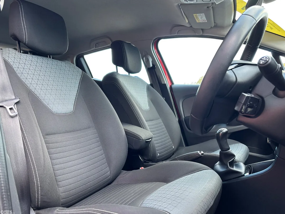 Renault Clio Hatchback, Diesel, 2014, Red