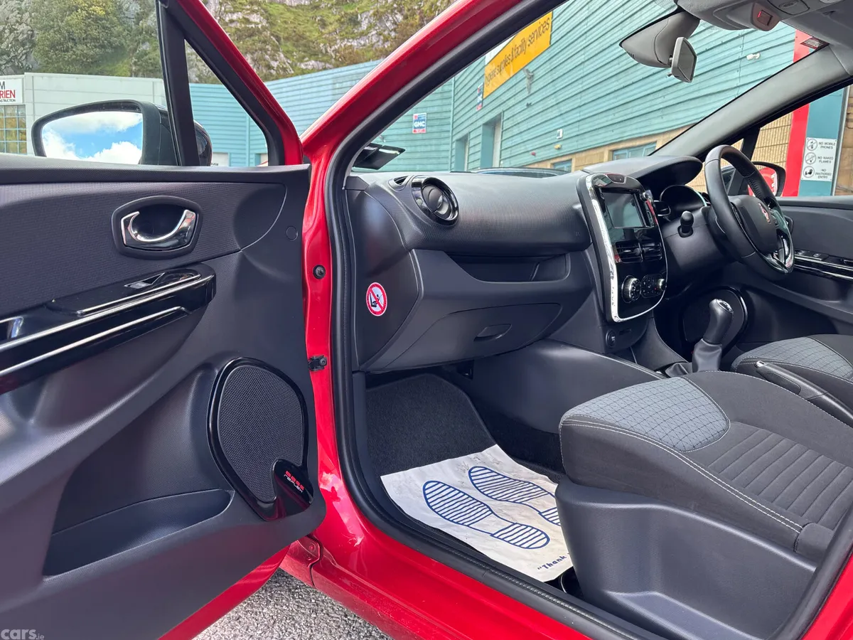 Renault Clio Hatchback, Diesel, 2014, Red