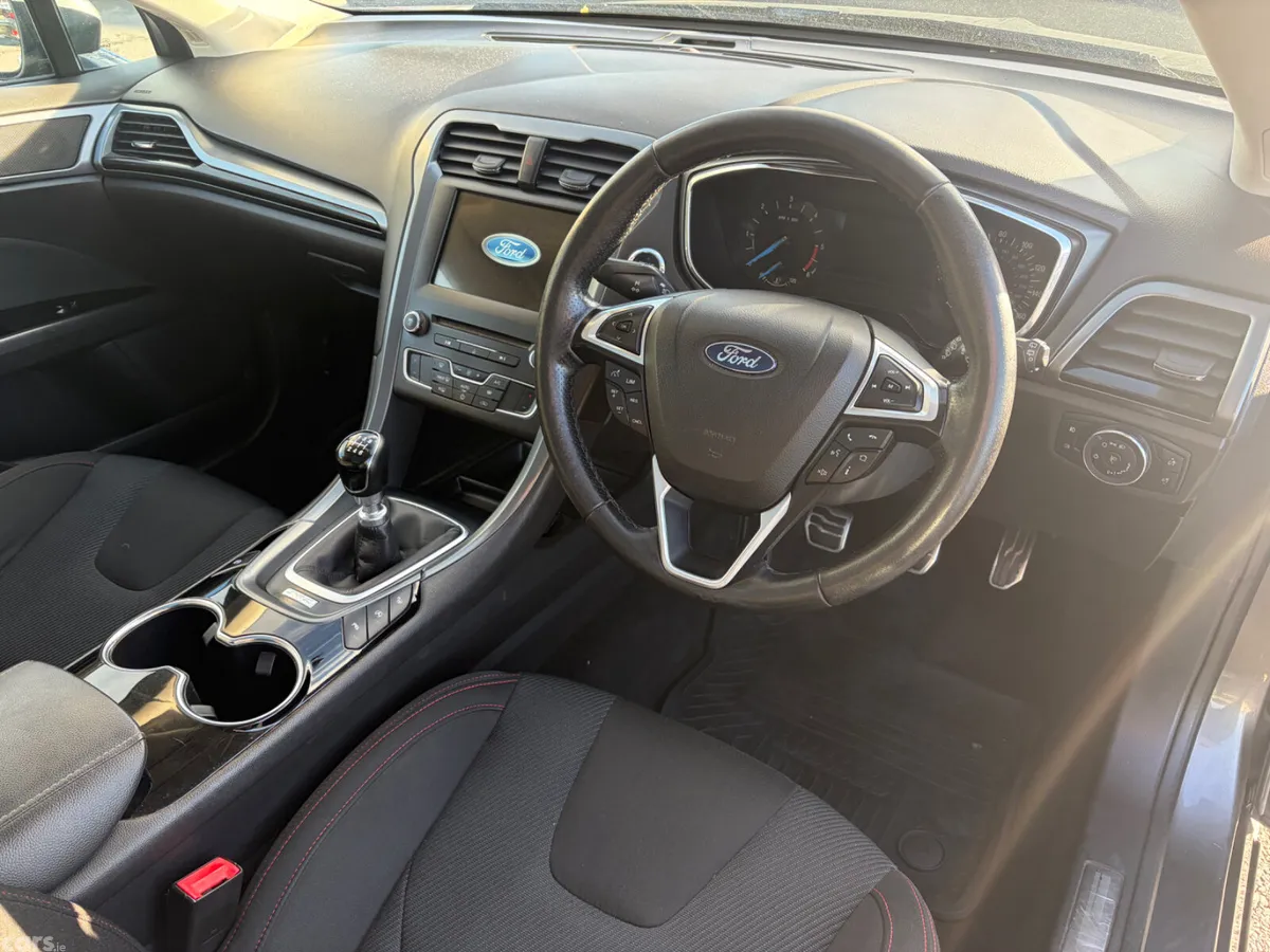 Ford Mondeo Hatchback, Diesel, 2017, Grey