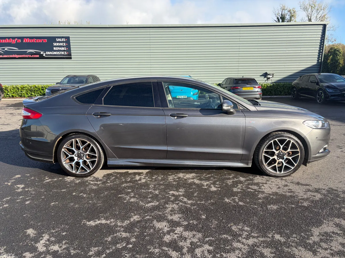 Ford Mondeo Hatchback, Diesel, 2017, Grey