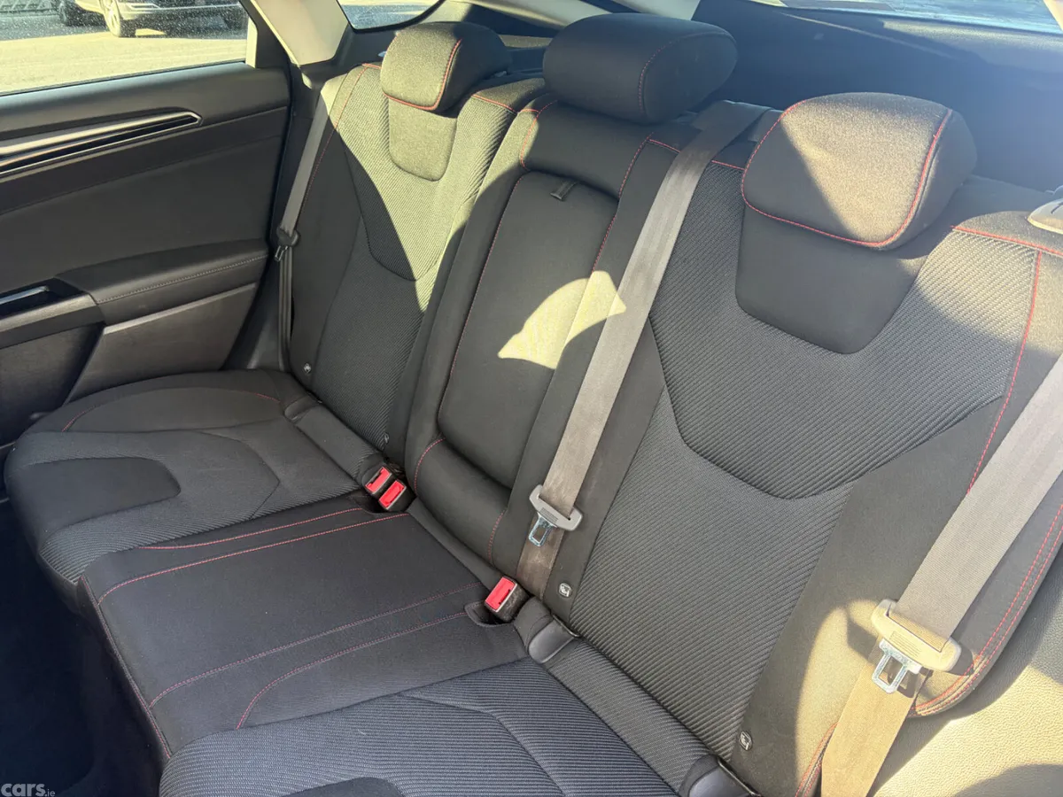 Ford Mondeo Hatchback, Diesel, 2017, Grey