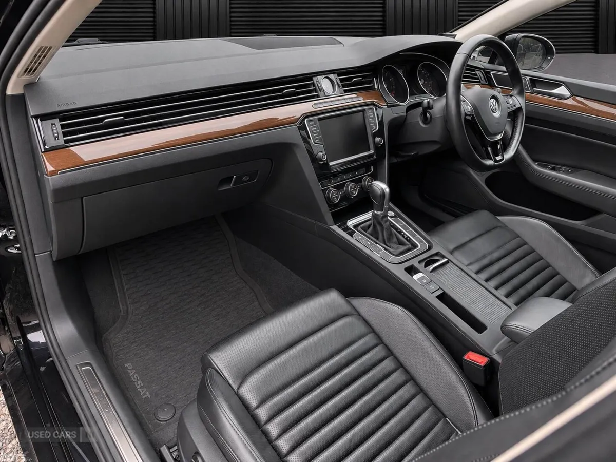 Volkswagen Passat , Petrol, 2015, Black