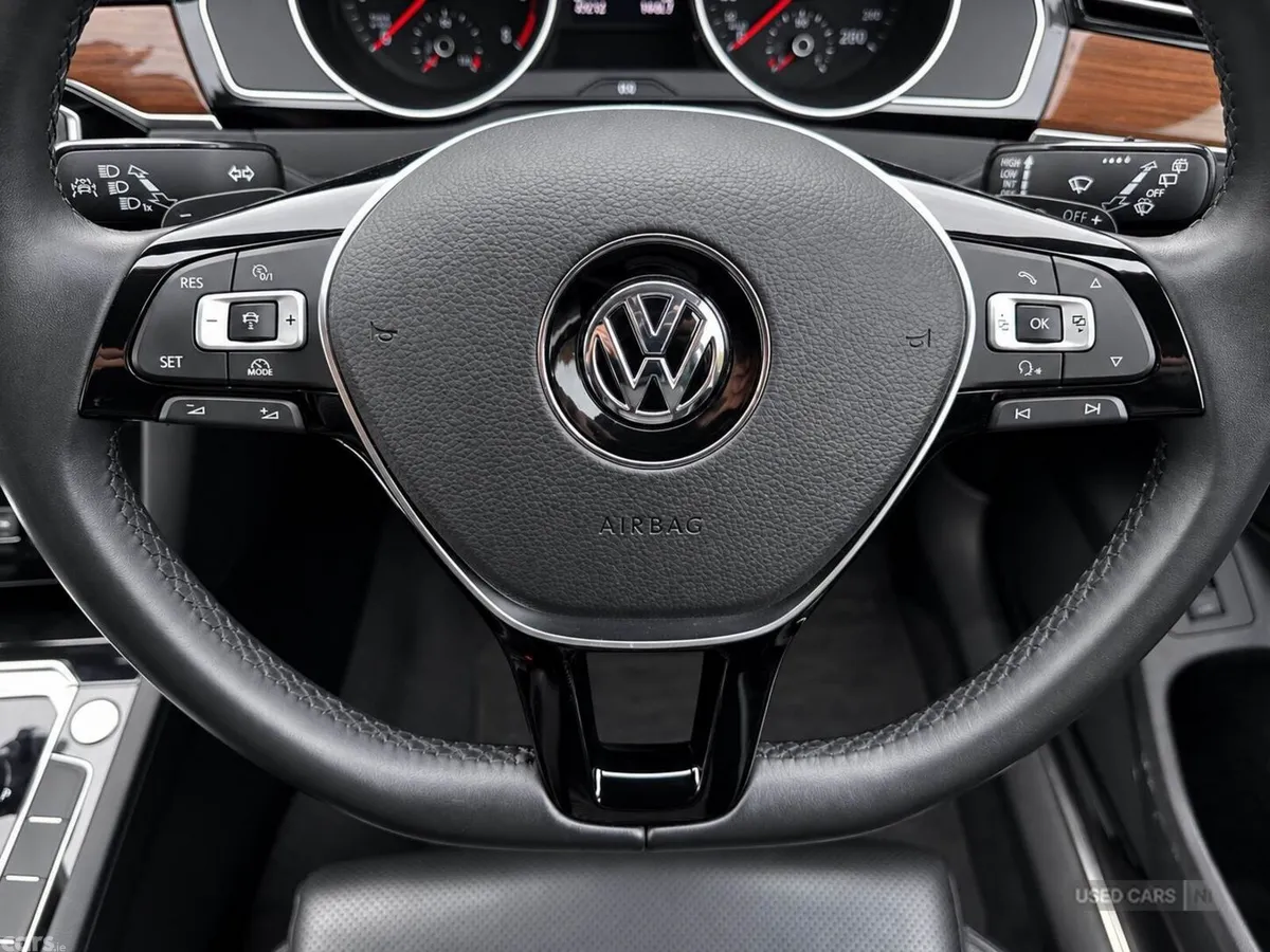 Volkswagen Passat , Petrol, 2015, Black