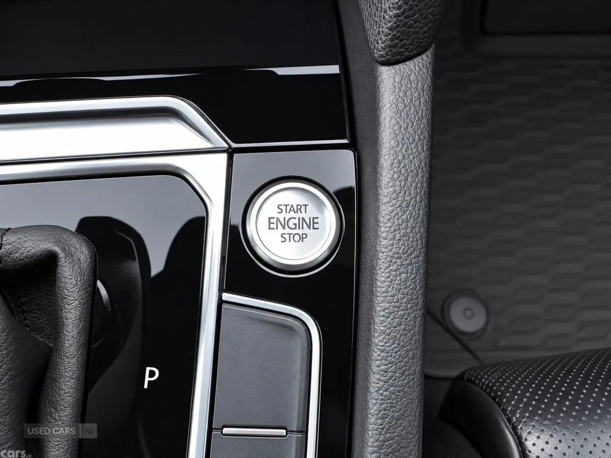 Volkswagen Passat , Petrol, 2015, Black