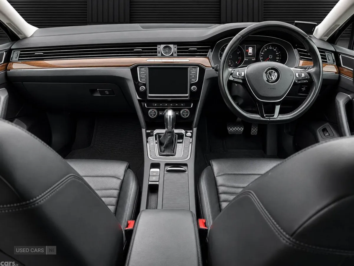 Volkswagen Passat , Petrol, 2015, Black