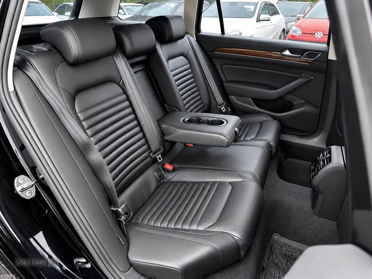 Volkswagen Passat , Petrol, 2015, Black