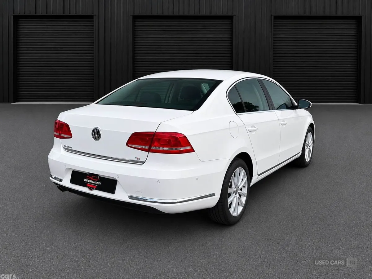 Volkswagen Passat , Petrol, 2013, White