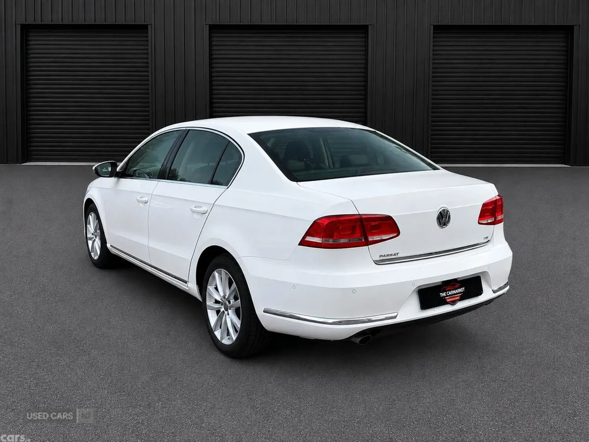 Volkswagen Passat , Petrol, 2013, White