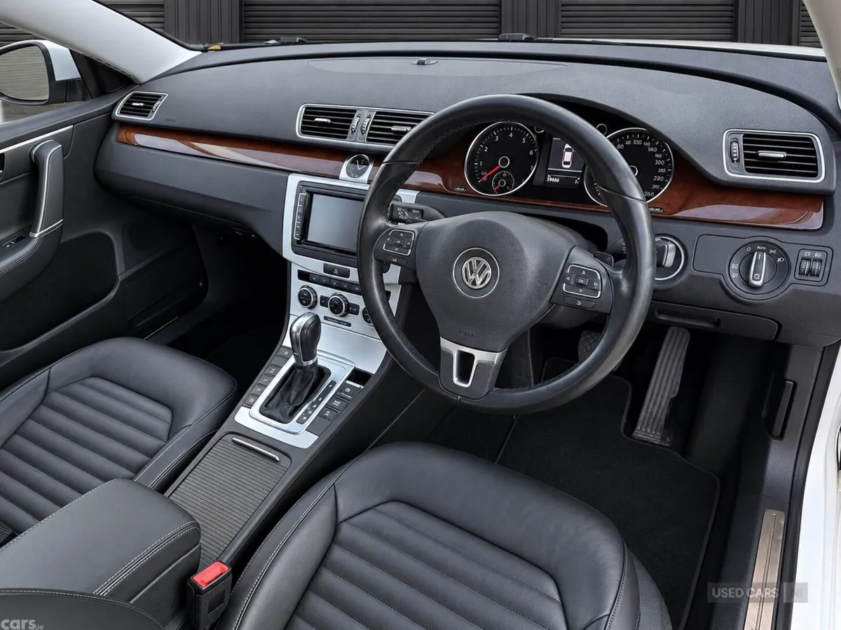 Volkswagen Passat , Petrol, 2013, White